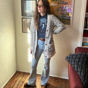 Cozy Cloud-Like Cardigan 
Small/Medium
Paper Crane Clothing